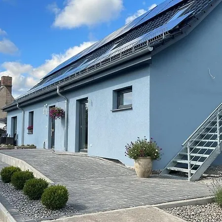 Dat-fischerhuus-ankerplatz-zwischen-bodden-und-ostsee-in-30-sek-am-hafen * Pruchten