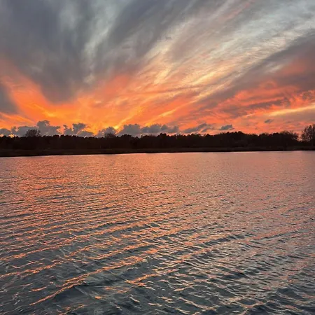 Dat-fischerhuus-ankerplatz-zwischen-bodden-und-ostsee-in-30-sek-am-hafen *